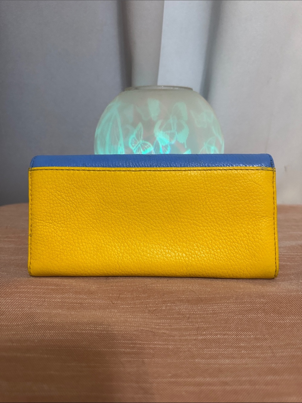 Michael Kors Blue and Yellow Pebbled Leather Flap Wallet with Gold Logo - Picture 3 of 17
